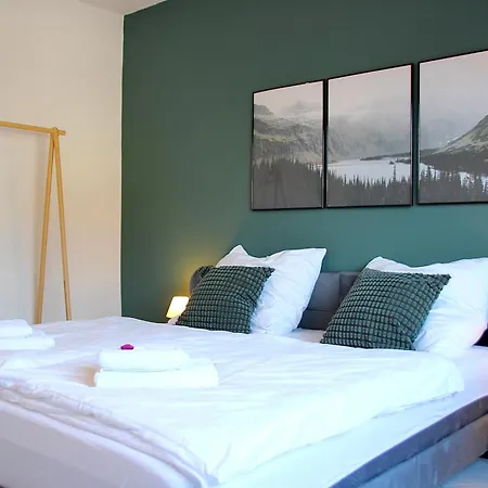 Grosse 6 Personen Wohnung I Balkon I Zentral I Boxspringbett I Wifi Hamm  Exterior photo